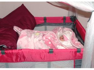 Bakan Eker, Eşi İle Şehidin Yeni Doğan Bebeğini Ziyaret Etti