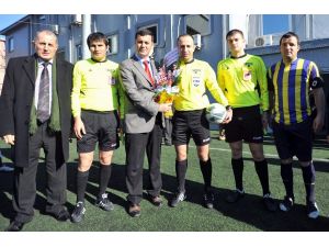 Fıfa Kokartı Taşıyacak Olan Hakem Barış Şimşek Memleketi Trabzon’da Ödüllendirildi