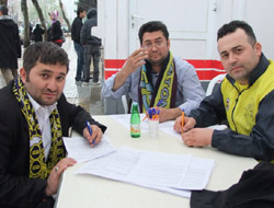 Gençlerden Örnek Davranış!