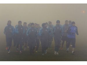 Futbolcular Sahada Kayboldu