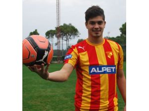 Göztepe Kadrosunu Gençleştirmeyi Sürdürüyor
