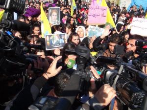 Mahmur Kampındaki Pkk Sempatizanları Fransız Konsolosluğuna Yürüdü