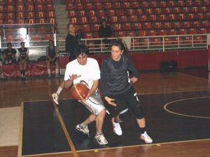 Bayan Basketbolcularla Erkekler Basketbolcular Kozlarını Paylaştı