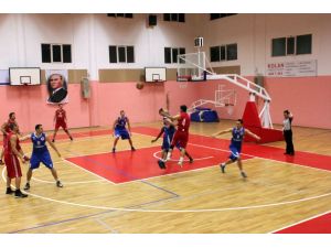 Büyükçekmece’nin Basketbol Devleri, Kazan Rakibini Devirdi