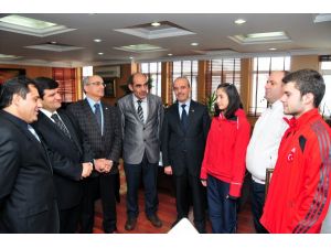 Atıcılıkta Türkiye Rekoru Gümüşhaneli Sporcuların