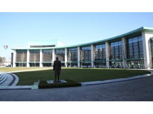 Yök Başkanı Çetinsaya, Azerbaycan Diplomatik Akademisini Ziyaret Etti