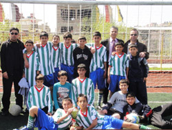 Ayşe Gümüşer İ.O Futbolda da Şampiyon