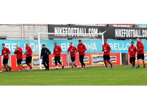 Trabzonspor, Mersin İdman Yurdu Maçı Hazırlıklarına Moralsiz Başladı