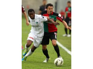 Denizlispor, Ahmet Burak Solakel’i Renklerine Kattı