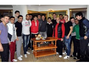 Gaziantepsporlu İbrahim Halil Yaşara Doğum Günü Sürprizi
