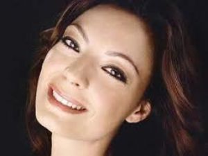 İhtiyaç Sahipleri, Hediyelerini Özge Özderin Elinden Alacak