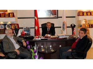 Ünlü Yorumcu Ve Futbolculardan İlkadım’a Ziyaret