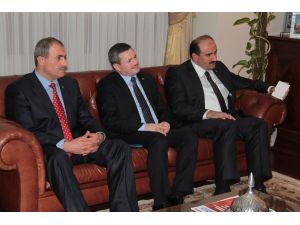 Bakan Eroğlu, Toç Bir-sen Başkanı Kaya Ve Yönetim Kurulu Üyelerini Kabul Etti