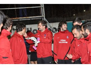 Trabzonspor’da Abdullah Karmil Ve Oğulcana Sürpriz Doğum Günü Kutlaması