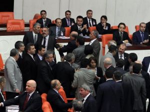 Tbmm Genel Kurulu’nda ‘anadilde Savunma’ Tartışması