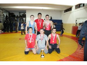 Mınderde Madalyalar Dağıtıldı