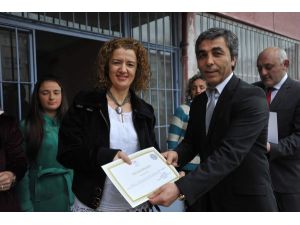 Trabzon’da Yüzme Bilmeyen Öğrenciler “bende Yüzüyorum” Projesi İle Yüzmeyi Öğrendi