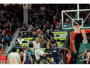 Banvit Evinde Anadolu Efesi Eli Boş Göndermenin Hesaplarını Yapıyor