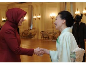 Hayrünnisa Gülden Büyükelçi Eşlerine Yeni Yıl Yemeği