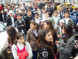 Kahramanmaraşlı Öğrenciler Mihmandar Ailelerde