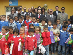 Genç Gönüllüler Köy Çocuklarını Sevindirdi