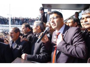 Kck Davasında Tahliye Olan Başkana Coşkulu Karşılama