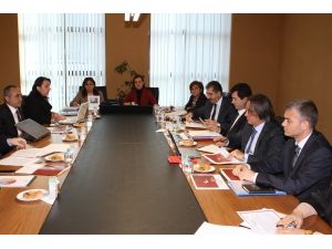 Ak Parti, Yaşlı, Engelli, Şehit Ve Gazi Yakınlarına Ücretsiz Ulaşım Sağlanmasına Yönelik Çalışma Başlattı