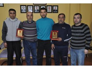 Tüfad, Başarılı Antrenörlere Plaket Verdi