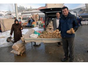 4 Çuvalla Başladığı Patates Üretimini 200 Tona Çıkardı