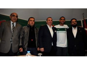 Ferdinand Bursaspora Resmi İmzayı Attı