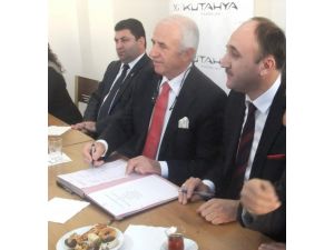 Kütahya Porselende Toplu İş Sözleşmesi Sevinci