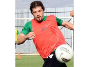 Şehmus Özer Karşıyaka’da