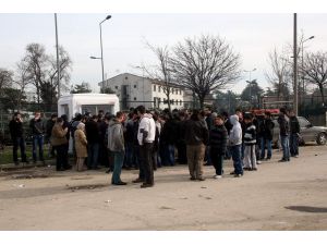 Bilet Satılmadı, Yüzlerce Galatasaraylı Kuyruk Oluşturdu
