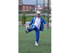 Pilot Baba, Oğlu İçin Hollandadan Futbol Ustası Getirdi