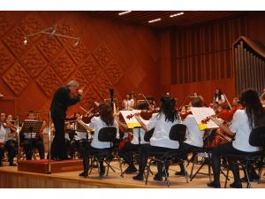 Doğuş Çocuk Senfoni Orkestrası Büyüledi