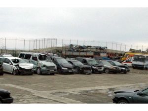 Trabzonda Gümrükte 1 Milyon Tl’lik Araç Ve Eşya Satıldı