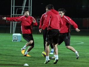 Medical Park Antalyaspor Yağmur Altında Çalıştı