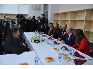 Ak Parti’li Çelik Ve Melih Gökçekin İlginç Twıtter Sohbeti