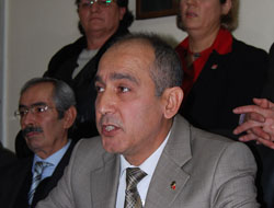 GÜRSEL TAŞIN ADAYLIĞINI AÇIKLADI