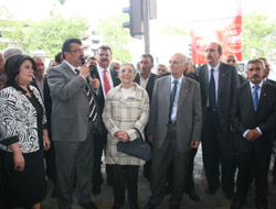 DP anketlerde görünüyor