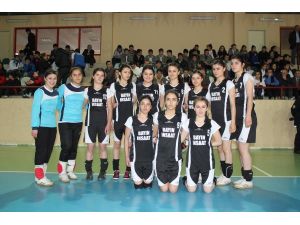 Okullar Arası Hentbol Bölge Şampiyonası Başladı