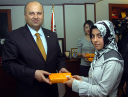 Öğrencilerin Yardımına Polis Koştu