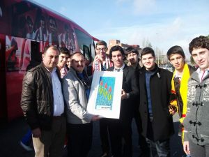 Arda Turan’a Denizli’den Plaket