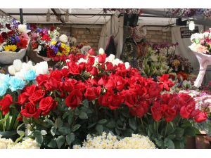 (Özel Haber) Gül Fiyatları Yüzde 500 Arttı