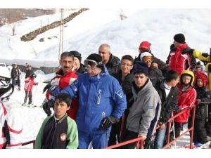 Vali Yurdakul’dan Kayakçılara Ziyaret