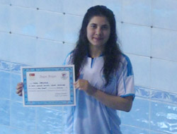 Özel Ali Kenger A.L Yüzmede 2 Birincilik