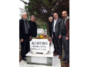 Göztepe Efsane Kalecisini Andı
