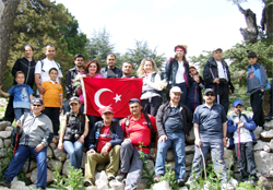 Doğa Severler, Hem Yürüdü Hem Anıt Ağaç Keşfetti