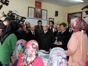 Bakan Davutoğlu Ve Avcı Okullarda İncelemelerde Bulundu