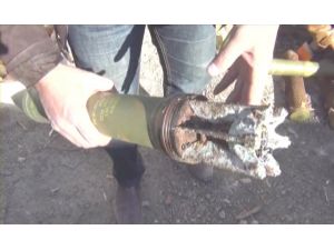 Öso Askerleri, Ele Geçirdikleri Roketlerin Bakımını Yapıyor